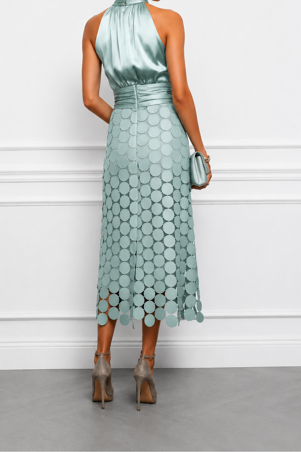 VELLARI | Abito Midi Elegante con Collo Halter ed Effetto Satinato
